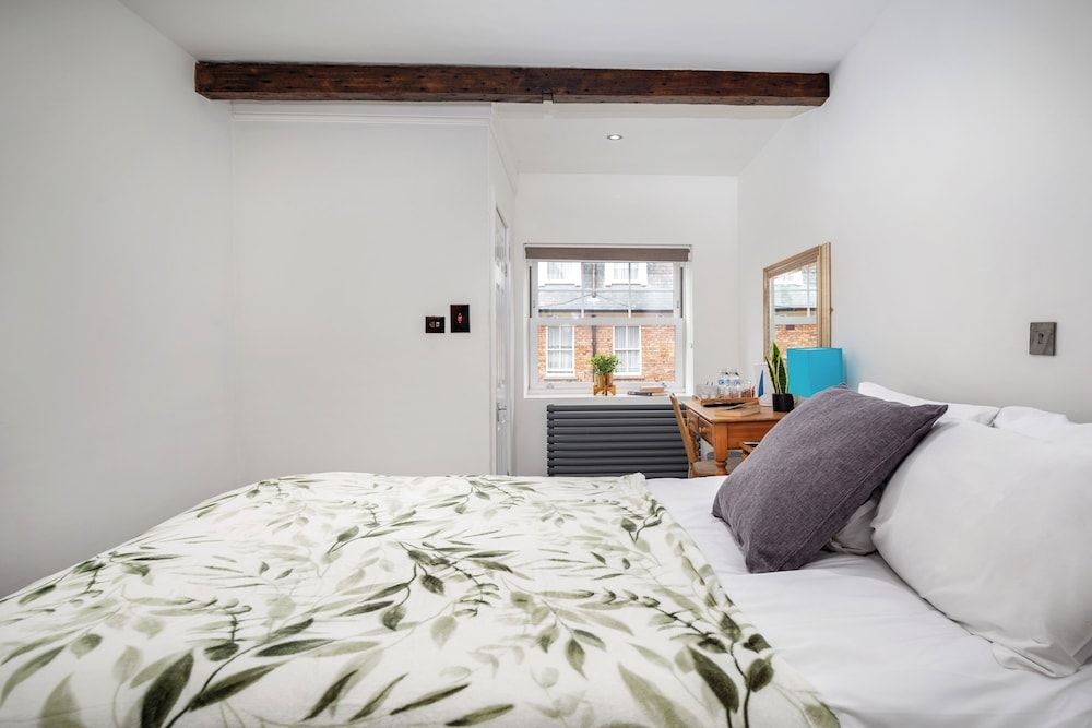 Double Room (Room 10)