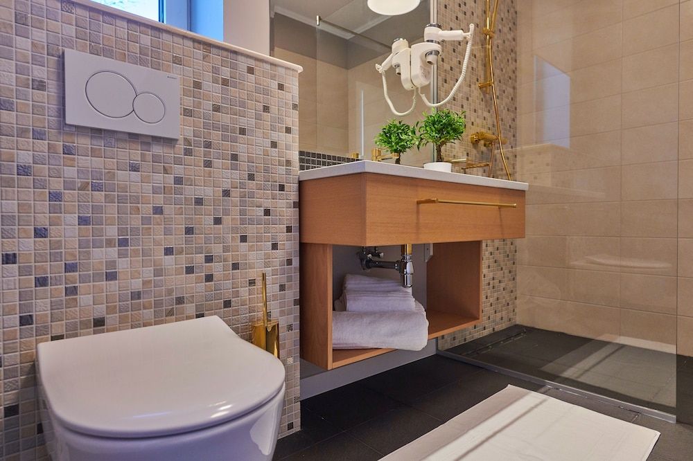 Pergola Boutique Hotel Deluxe Room 4