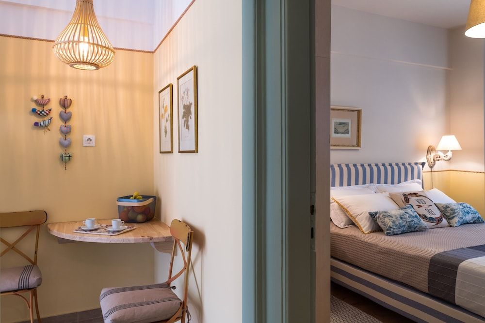 undefined Absolute Athens III 10