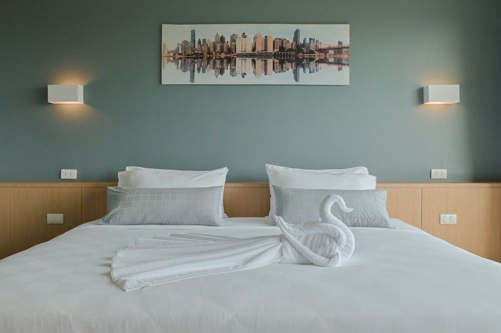 Le Lert Hotel Ratchaburi Deluxe Double Room 5