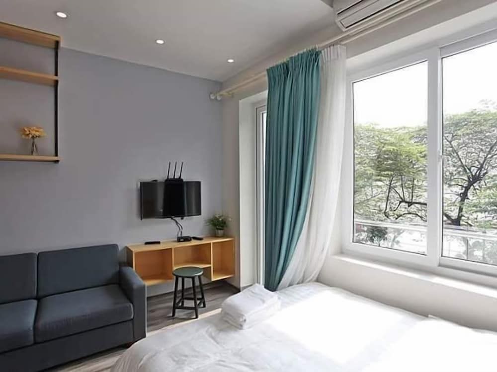 undefined Hanoi Home 2 - Lake view Apartment 3