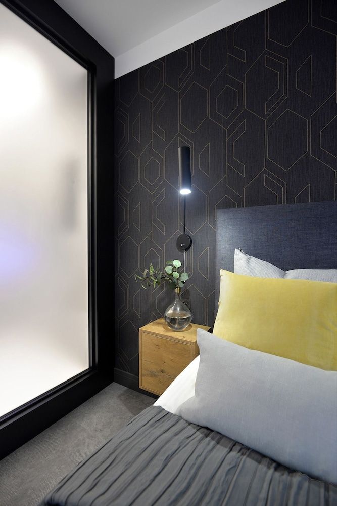 undefined Elite Apartments Waterlane Pool Access 7