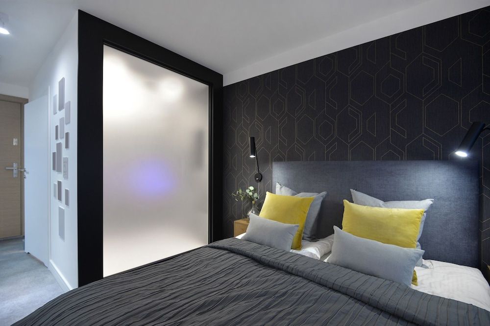 Elite Apartments Waterlane Pool Access Studio Suite 9