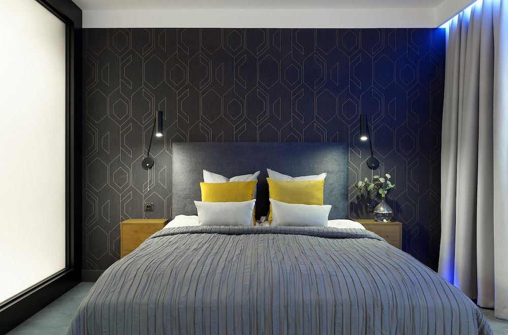 undefined Elite Apartments Waterlane Pool Access 9