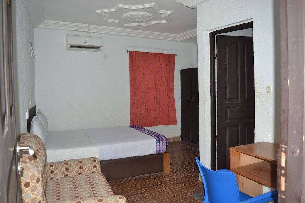 Les Chambres Du Prélat Classic Room, 1 Queen Bed, Non Smoking, Ensuite 5