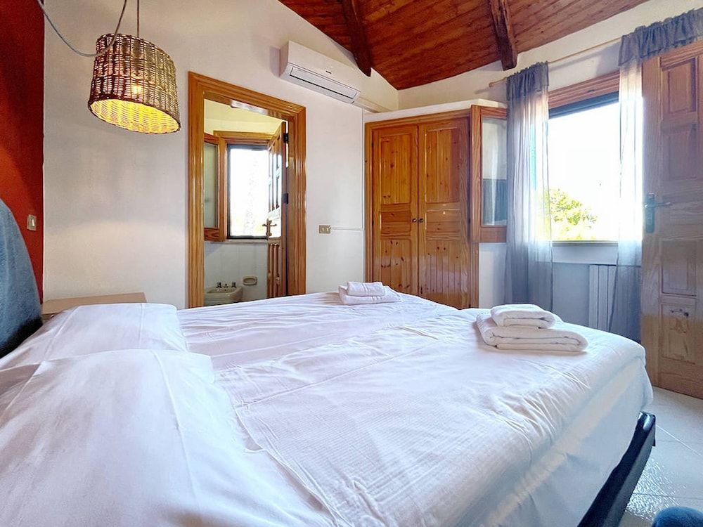 Family Bungalow, 2 Bedrooms, Terrace, Partial Sea View (Vulcano)