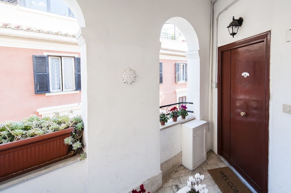 undefined Flatinrome Trastevere 5