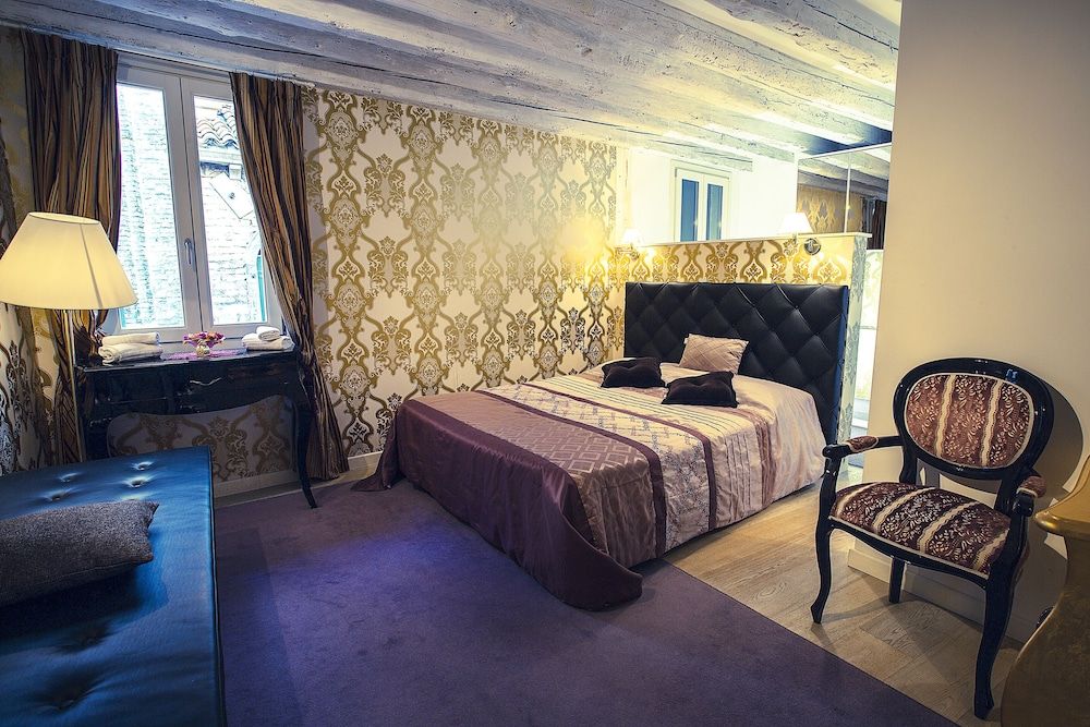 undefined Venice Dream House Mercerie 2