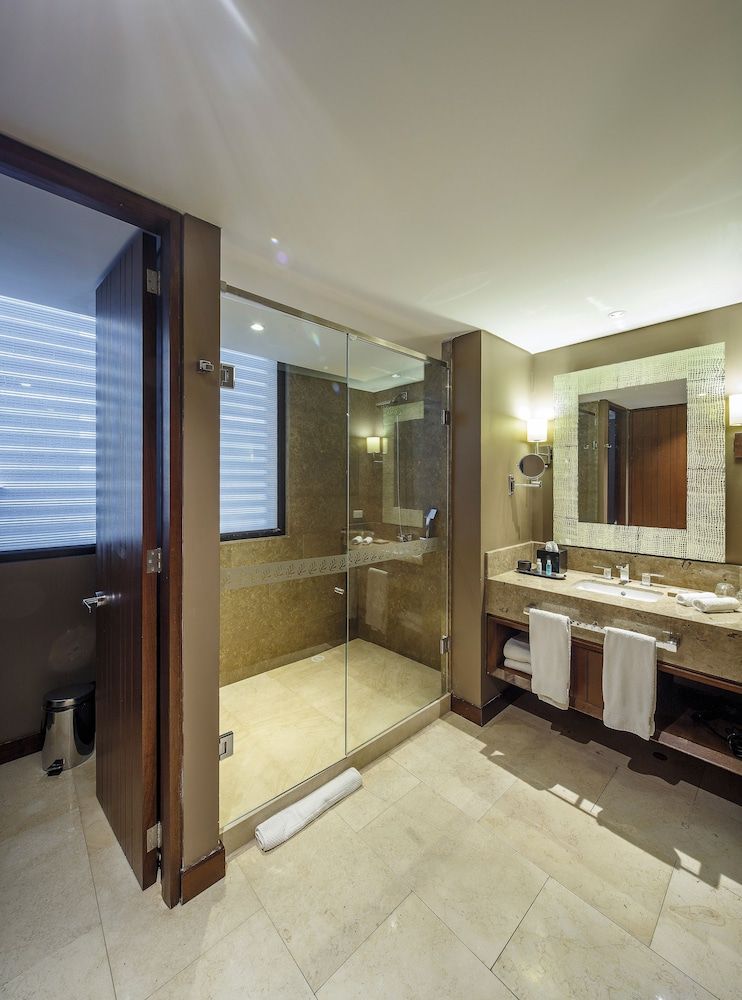 undefined Hotel Chico 97