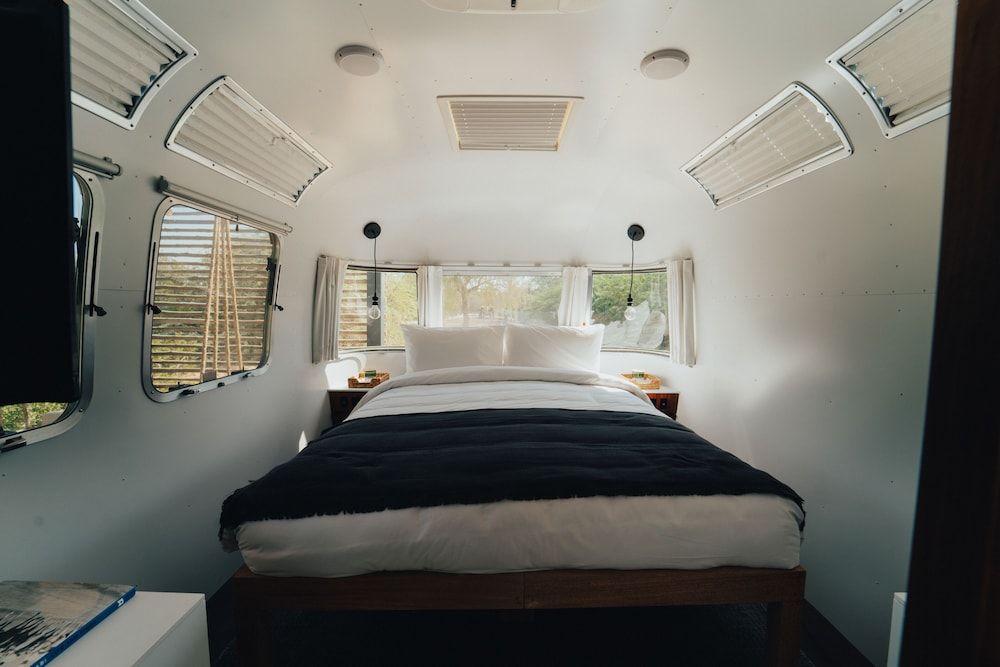 Bab Al Nojoum Al Mugheirah Airstream 4