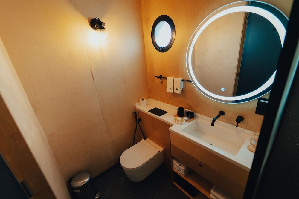 Bab Al Nojoum Al Mugheirah Two Bedroom Cabin 10