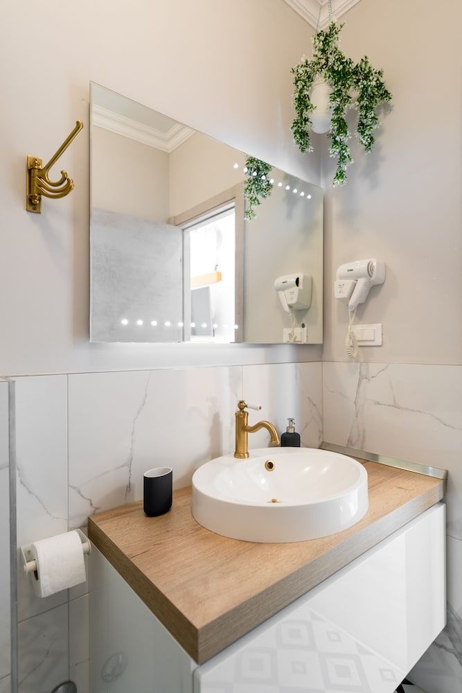 Piano Suites Deluxe Double Room 13