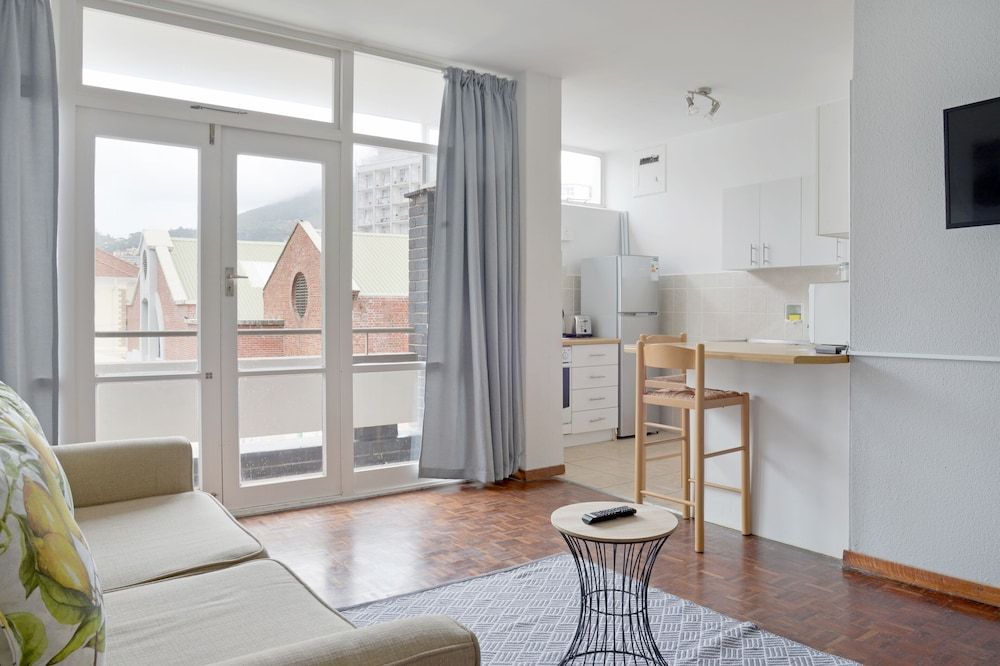 undefined 409 St Martini 8