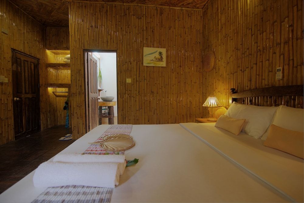 undefined Palm Village Resort & Spa 3