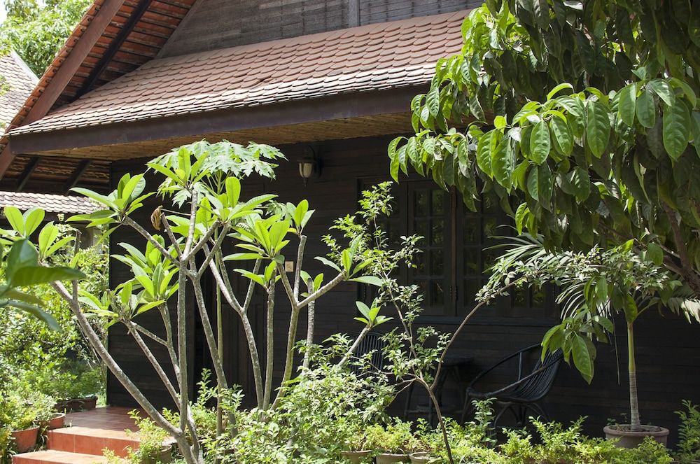 undefined Palm Village Resort & Spa 8