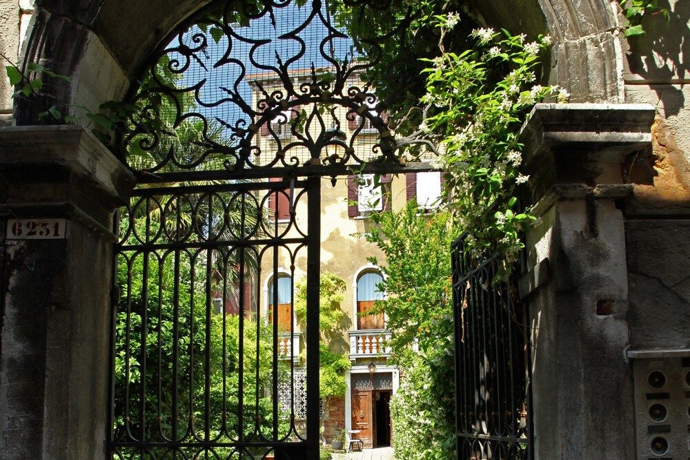 undefined Testa - WR Apartments 2