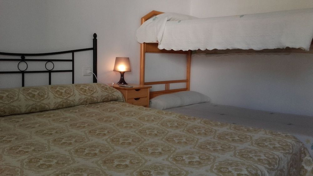 La Llar de Laura Quadruple Room 6