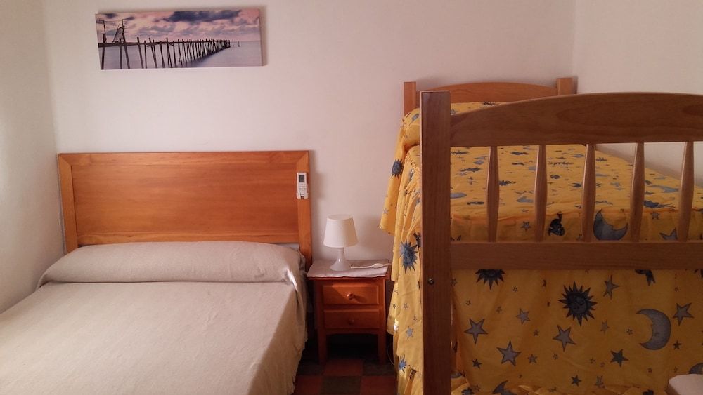 La Llar de Laura Quadruple Room 4