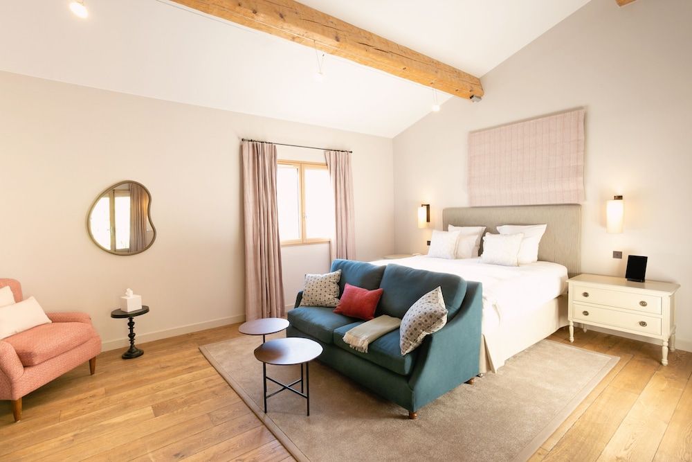 Lou Calen Retreat Superior Room 2