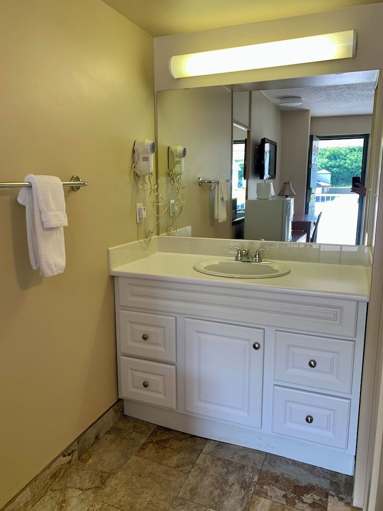 Peace Valley Inns Single Room 2