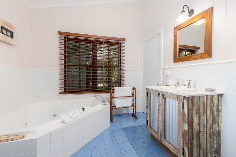 Friday Creek Retreat 1BR High Country Cottage 5