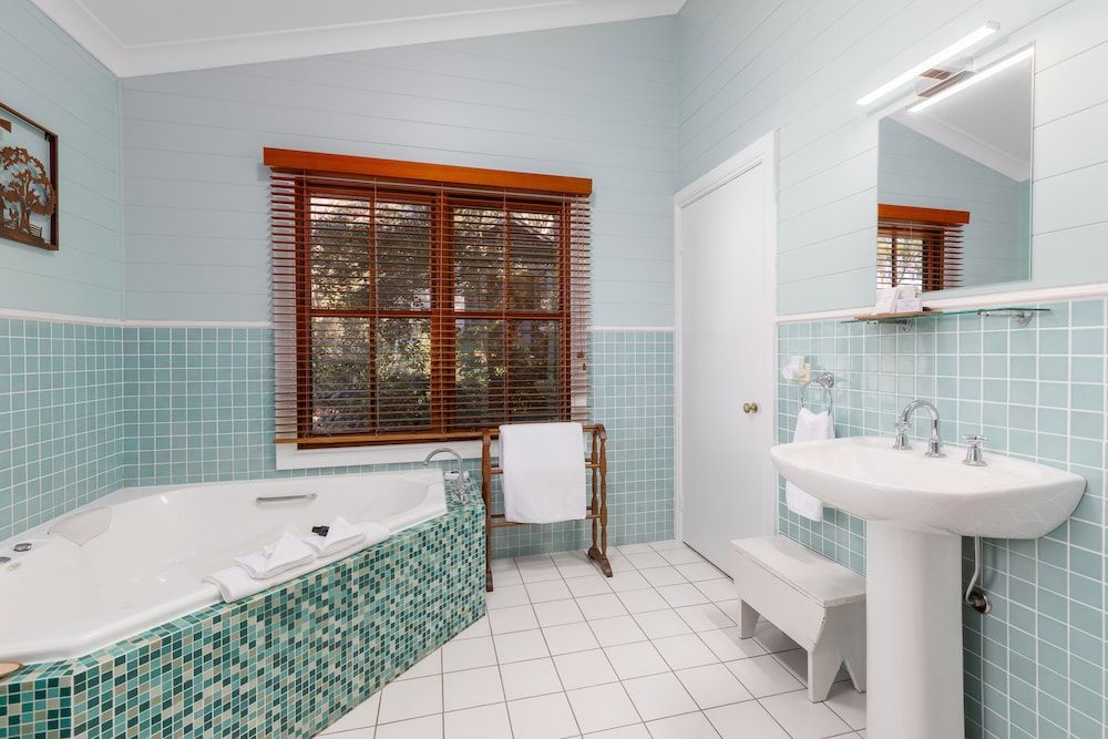 Friday Creek Retreat 1BR Australian Country Cottage 4