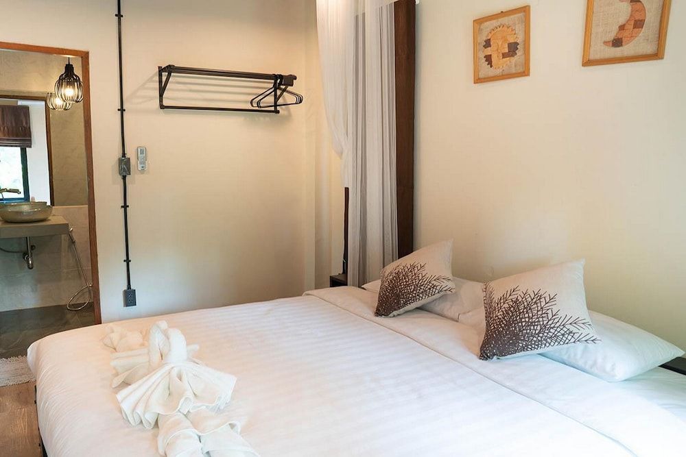 Bhupimarn Garden House Glass House with Garden 2