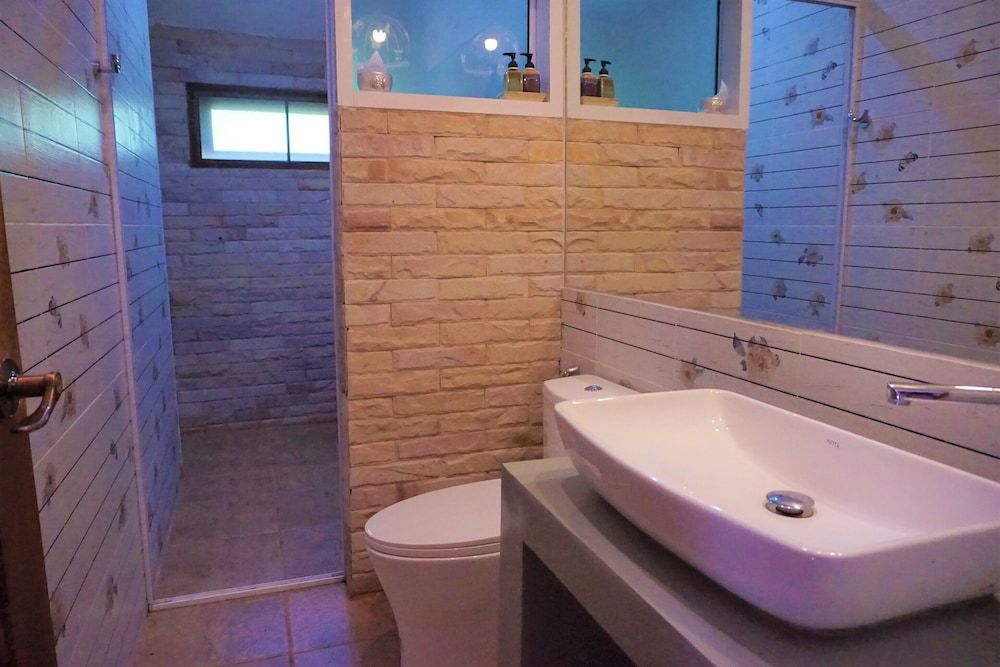 Bhupimarn Garden House Superior Room 5