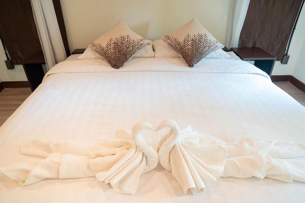 Bhupimarn Garden House Glass House with Garden 3