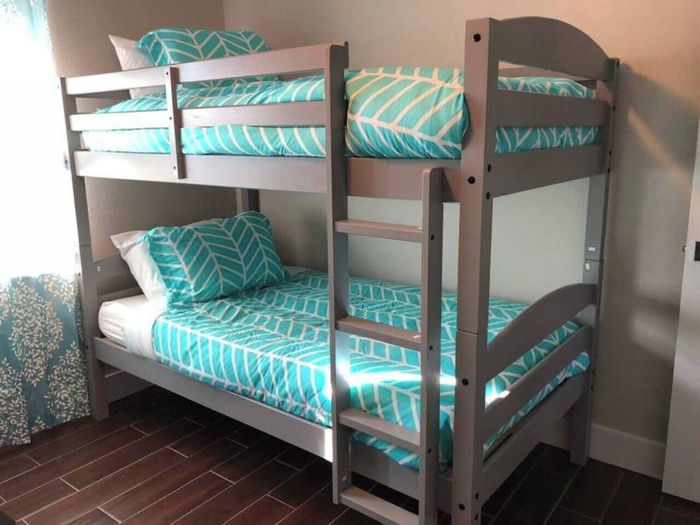 Parsley · New! Luxury, Near Disney & Universal. Sleep 9 Villa (3 Bedrooms) 11