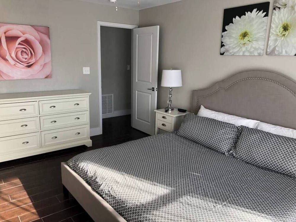 Parsley · New! Luxury, Near Disney & Universal. Sleep 9 Villa (3 Bedrooms) 10