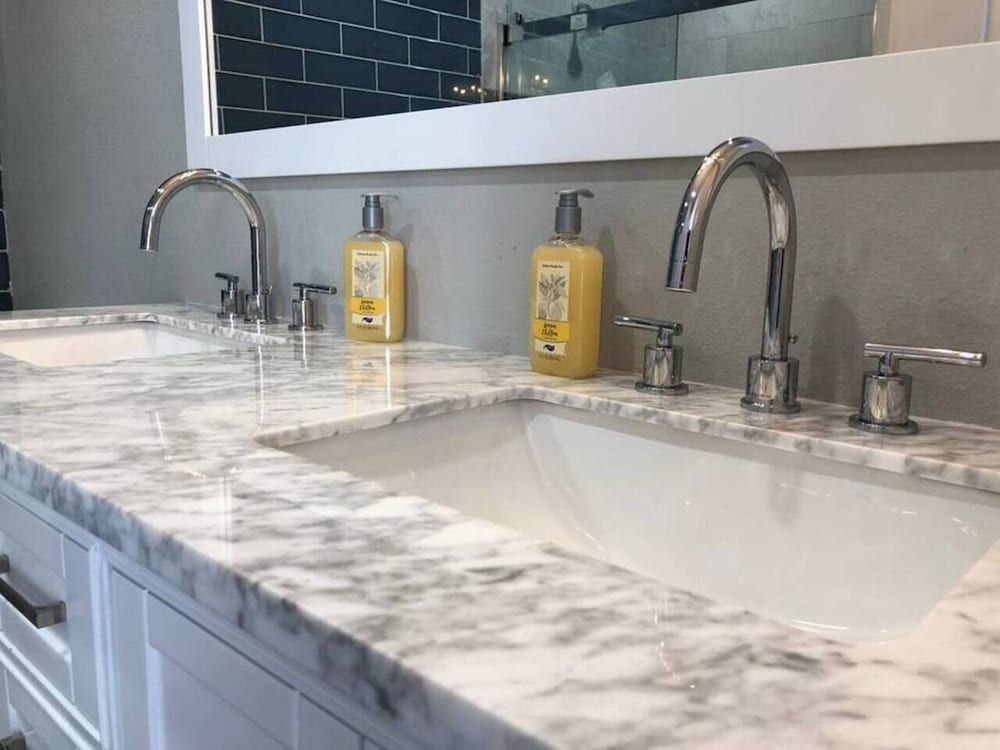 Parsley · New! Luxury, Near Disney & Universal. Sleep 9 Villa (3 Bedrooms) 12