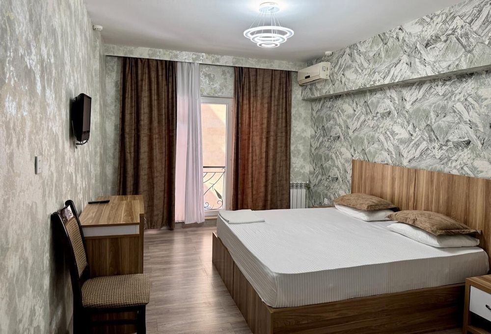 undefined Gallery Lux Hotel Baku