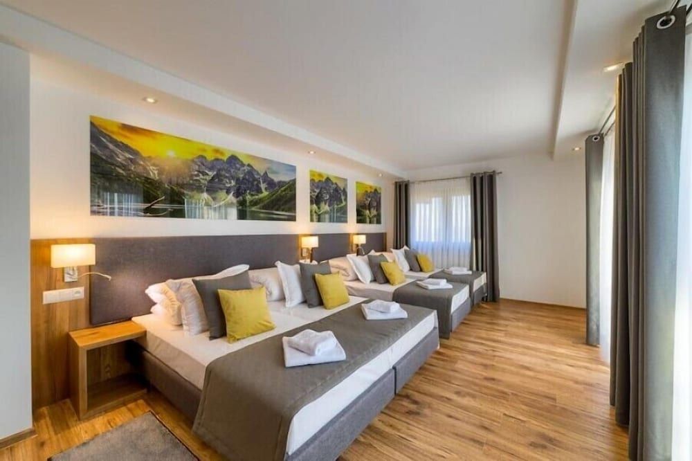 Górski Classic Quadruple Room 3