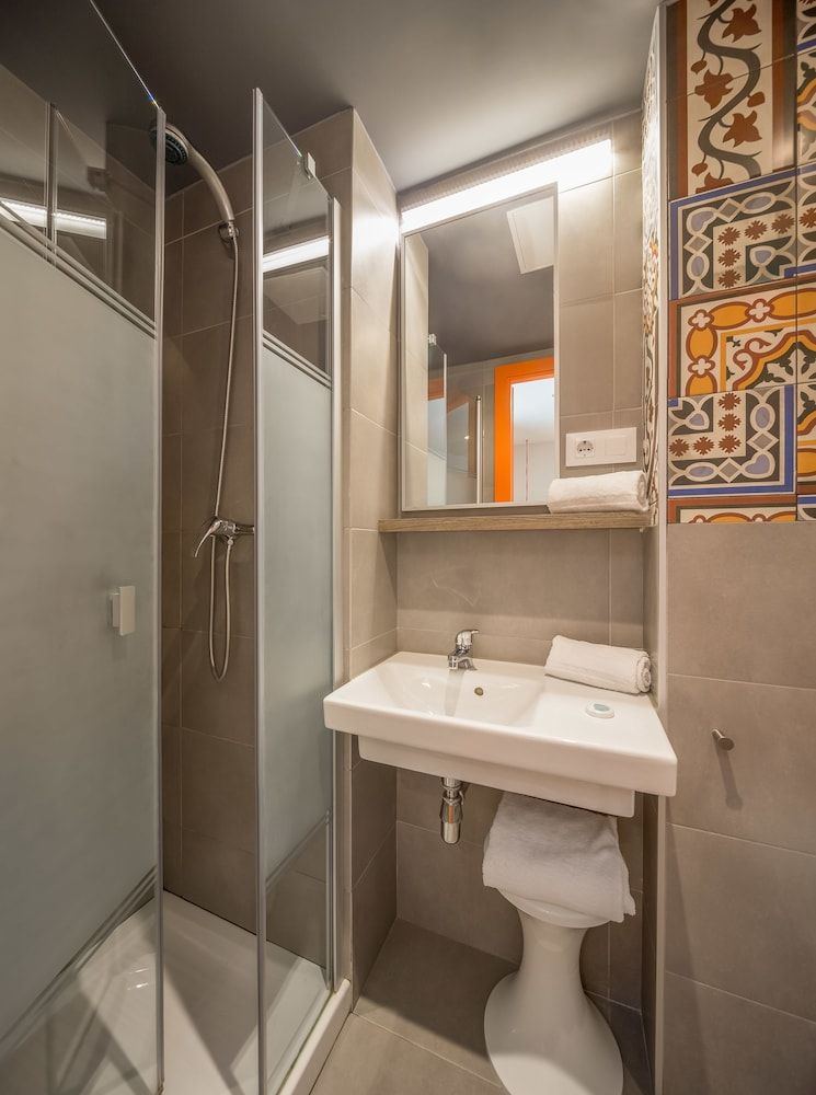 Generator Barcelona Superior Twin, Private Bathroom 4