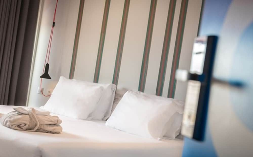 undefined Generator Barcelona 6