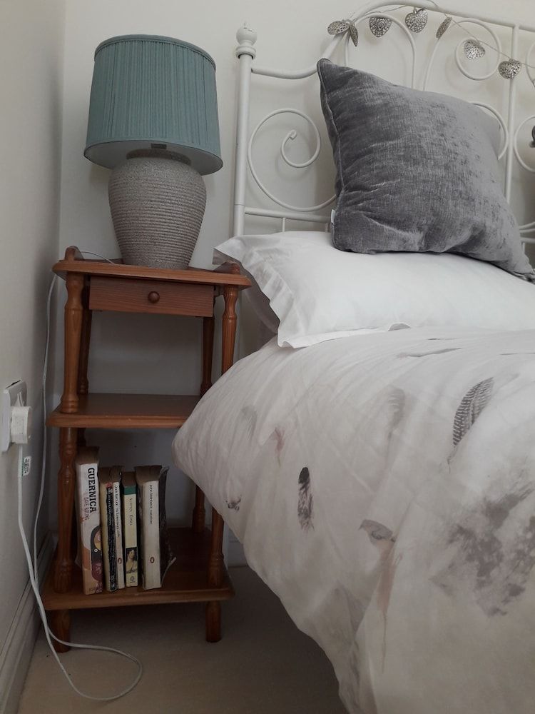 Melin Tregib Double Room (Rhiannon) 8