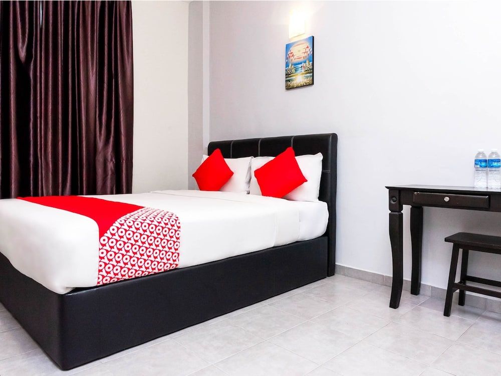 Muar City Hotel Deluxe Double Room, 1 Queen Bed, Non Smoking 3