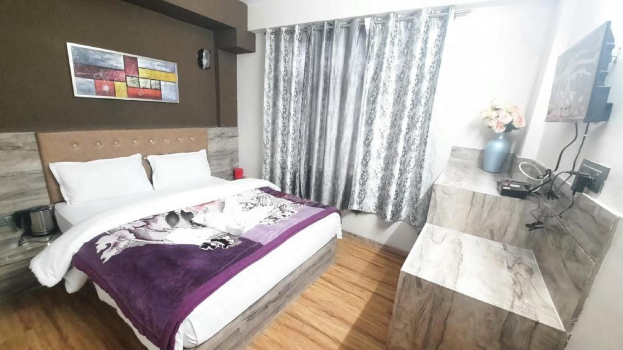 Deluxe Family Room