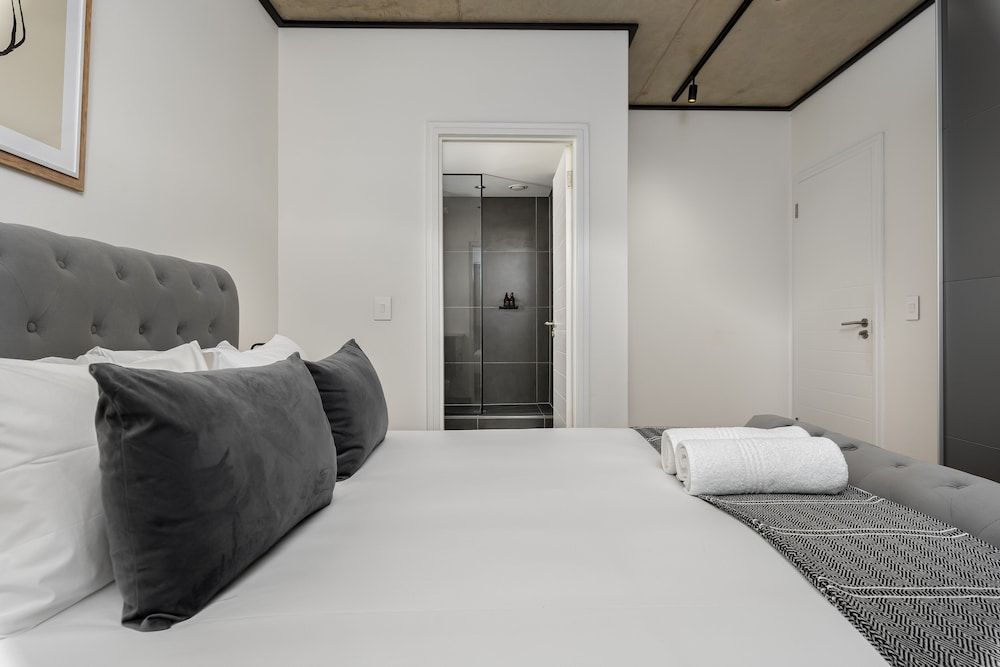 Bridgewater One Luxury Apartments Signature Apartment 5