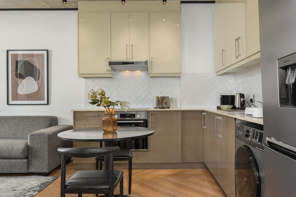 Bridgewater One Luxury Apartments Classic Apartment 8