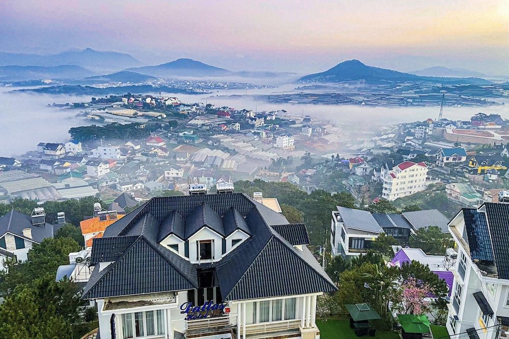 undefined Dallas Hotel DaLat 2