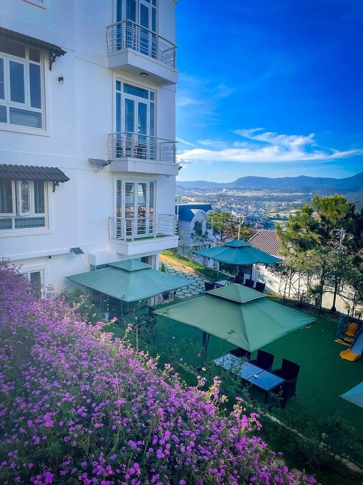 undefined Dallas Hotel DaLat 4