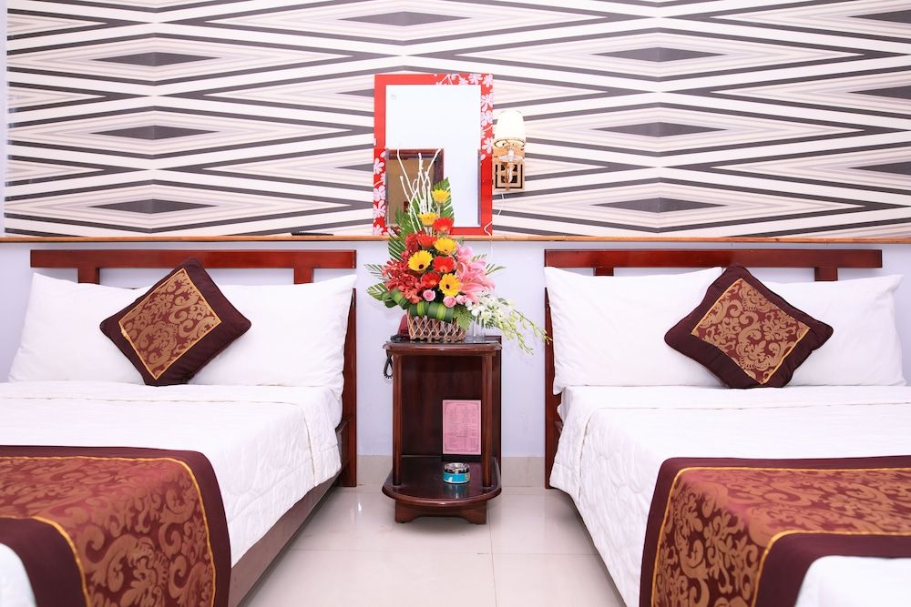 undefined Cong Thuong Hotel 10