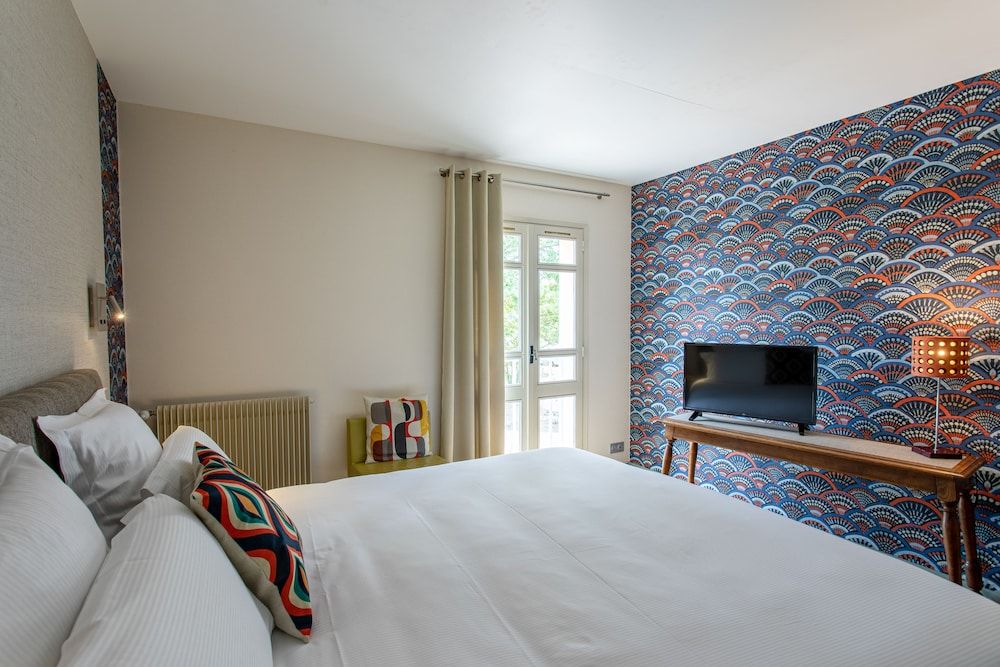 Hôtel Restaurant Gastronomique La Huchette Economy Double Room, 1 Queen Bed (Bronze) 3