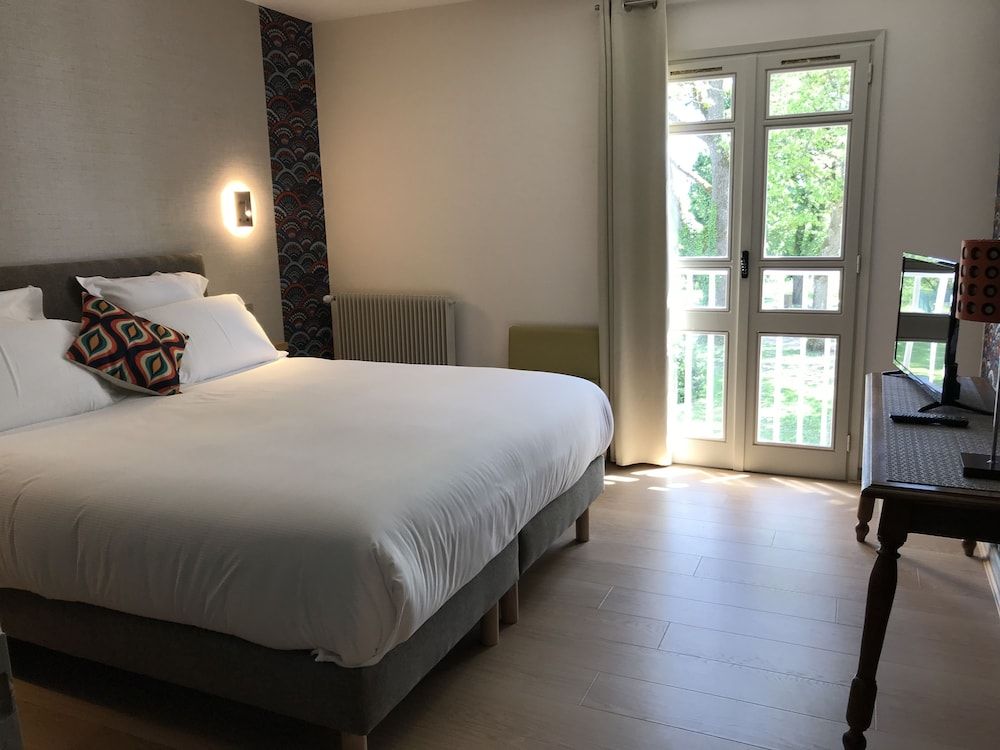 Hôtel Restaurant Gastronomique La Huchette Economy Double Room, 1 Queen Bed (Bronze) 2