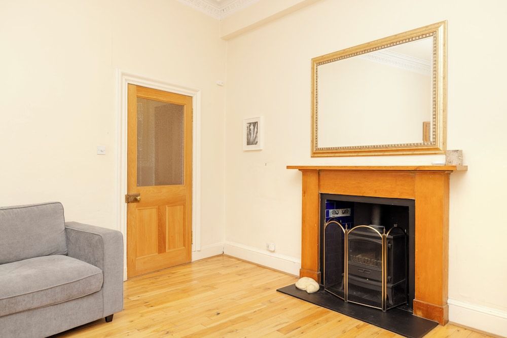 JOIVY Diagon Alley Apartment Apartment 13