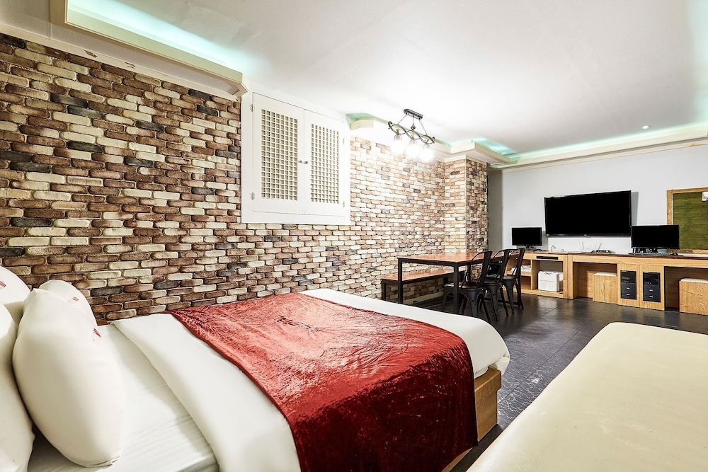 Hotel Nuri Family Room 7