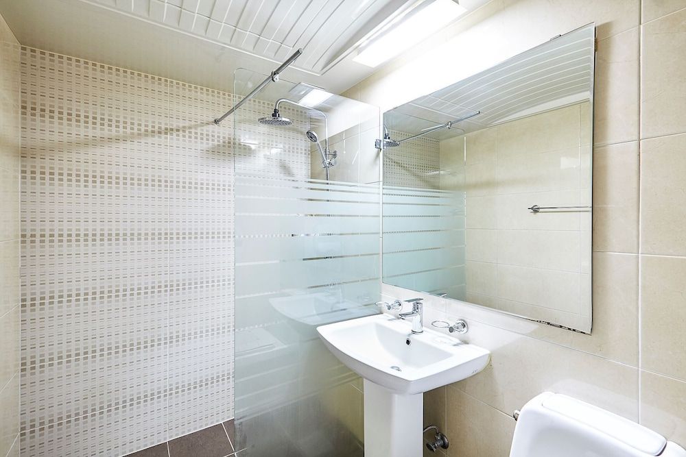 Hotel Nuri Premium Room 8