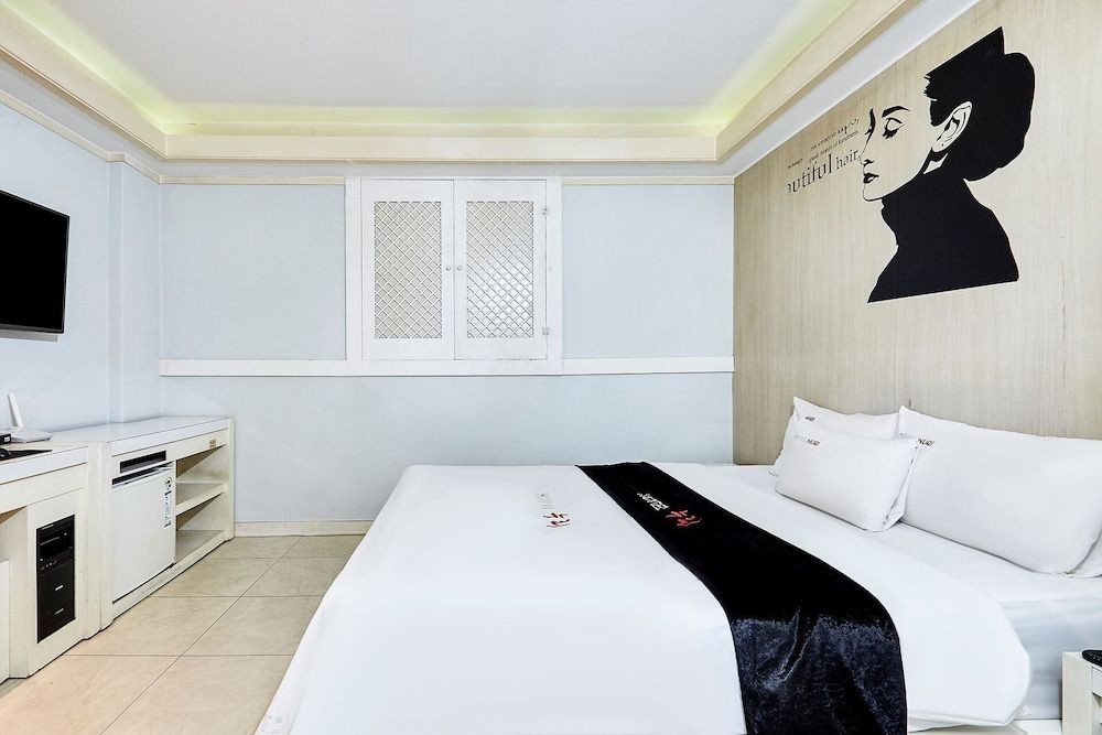 Hotel Nuri Non-Smoking Room